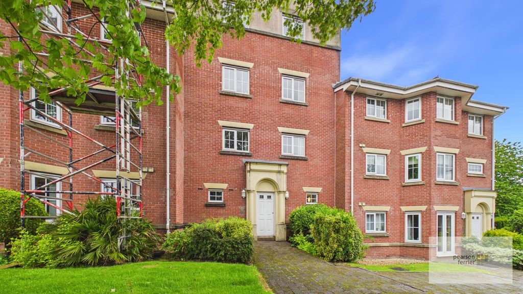 1 bed flat for saleDerby Court, Bury BL9