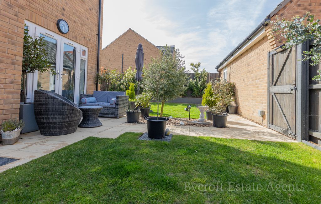 Property photo 2 of 24