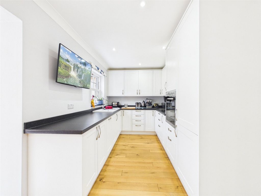 Property photo 3 of 23 Picture No. 13