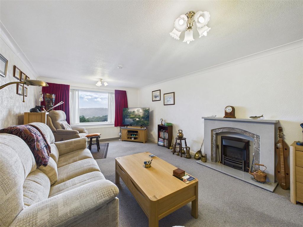 Property photo 2 of 17 Cam05476G0-Pr0080-Still022.Jpg