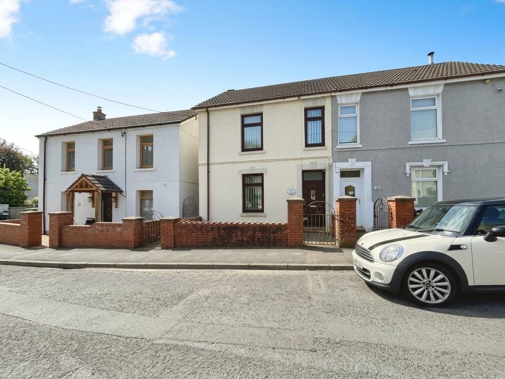 Property photo 2 of 25 4307074