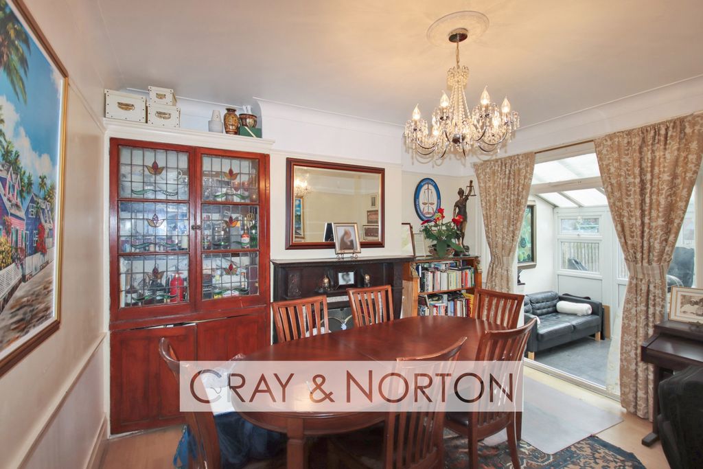 Property photo 3 of 10 Photo 2