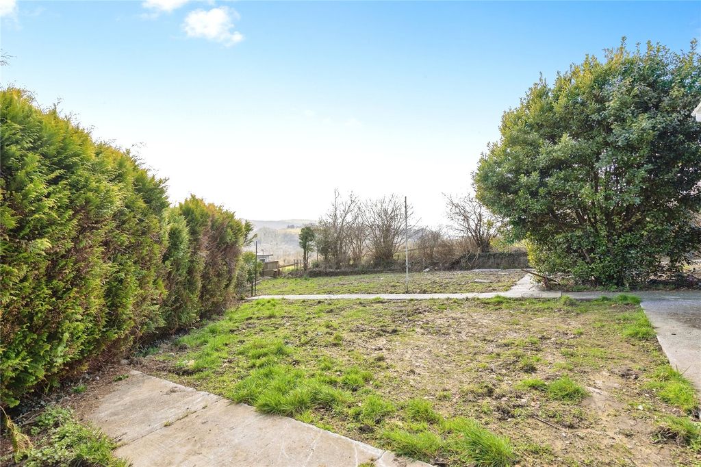 Property photo 2 of 18 Picture No. 14
