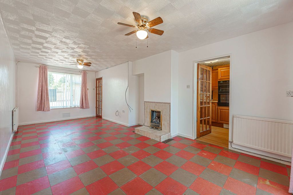 Property photo 3 of 26