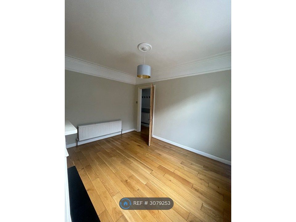 Property photo 2 of 32
