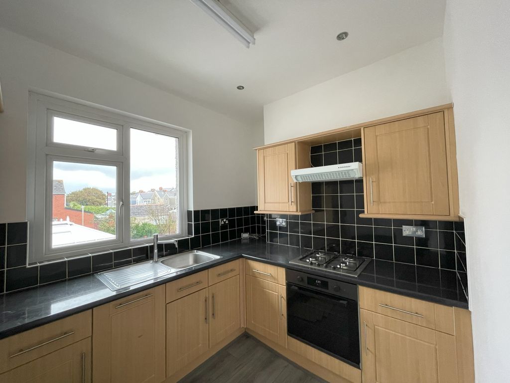 Property photo 2 of 15 Kitchen Porthcawl Cf36