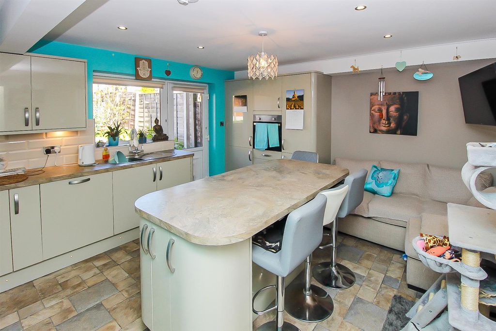 Property photo 3 of 14 Kitchen Diner