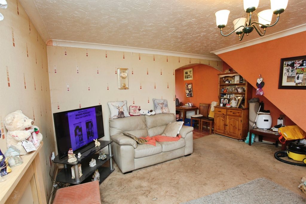 Property photo 2 of 17