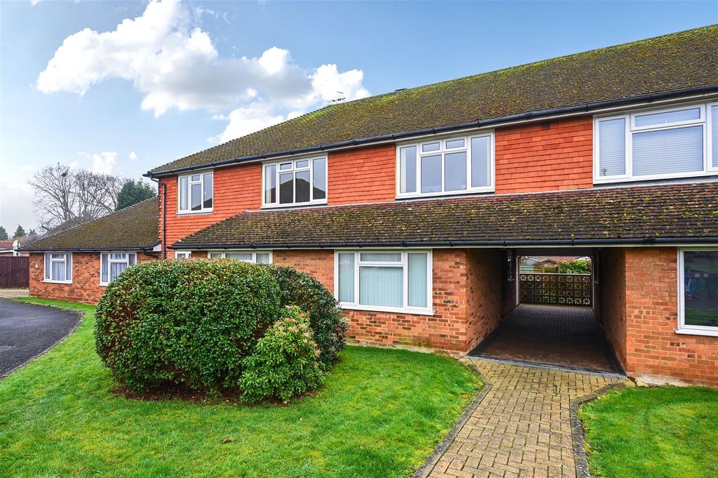 Property photo 1 of 16 5-Cowdray-Close-Tn394N (1).Jpg