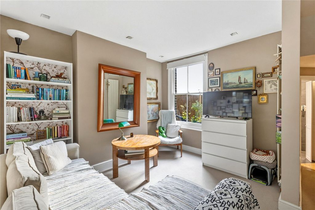 Property photo 2 of 11 Picture No. 12