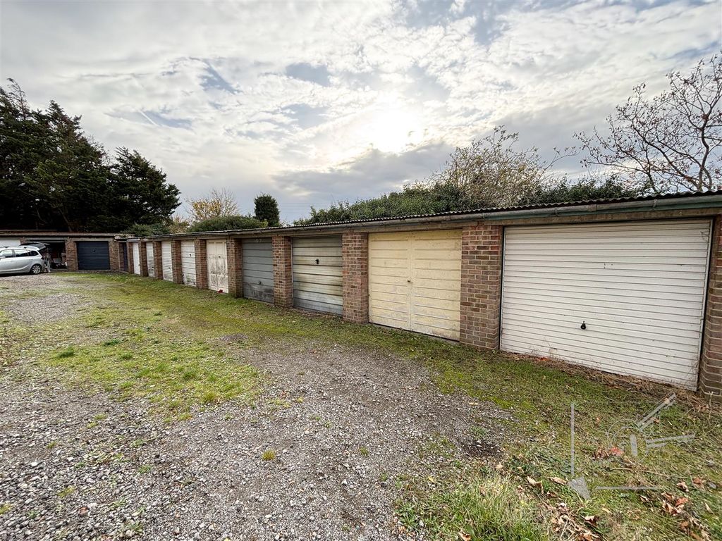 Property photo 2 of 4