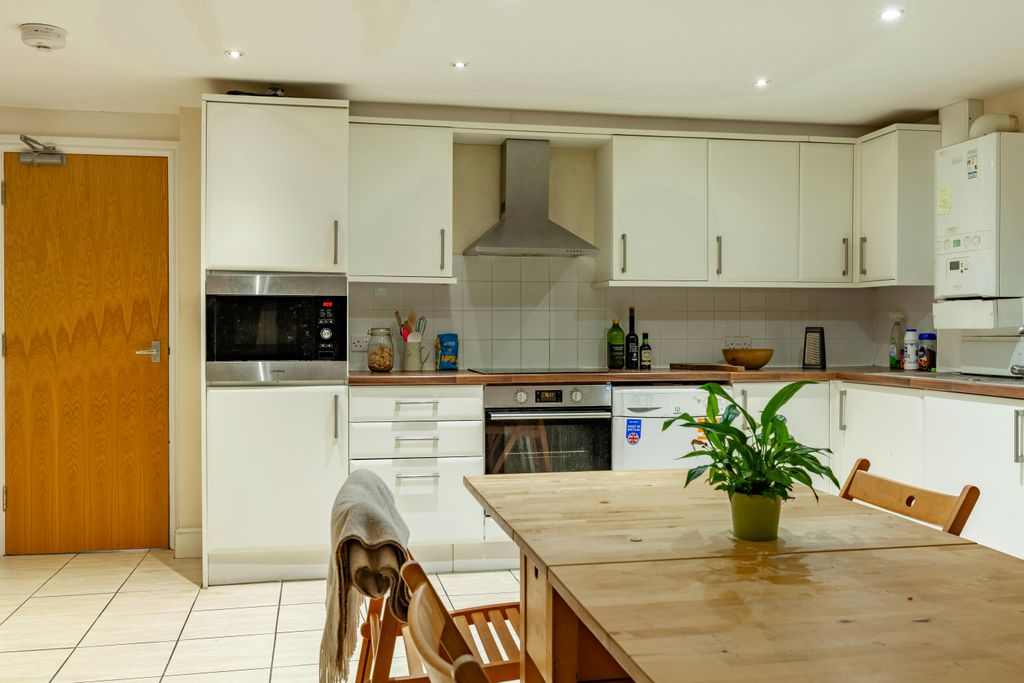 Property photo 3 of 11 18 Sheriff Avenue 11.Jpg