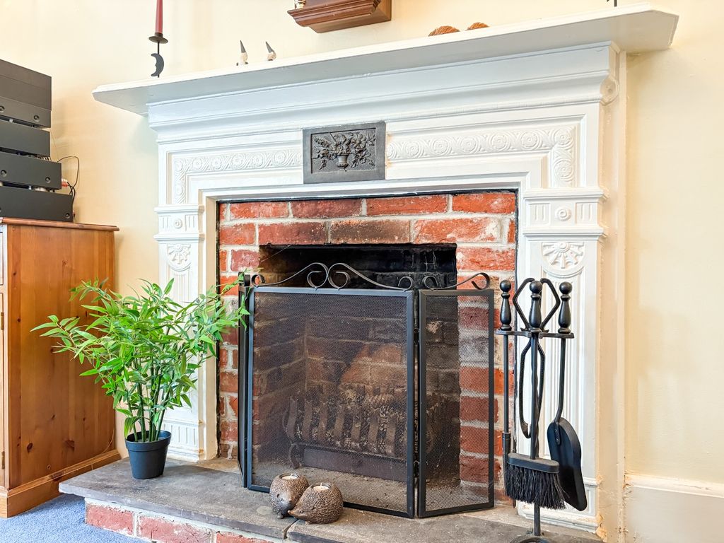 Property photo 3 of 25 3960349