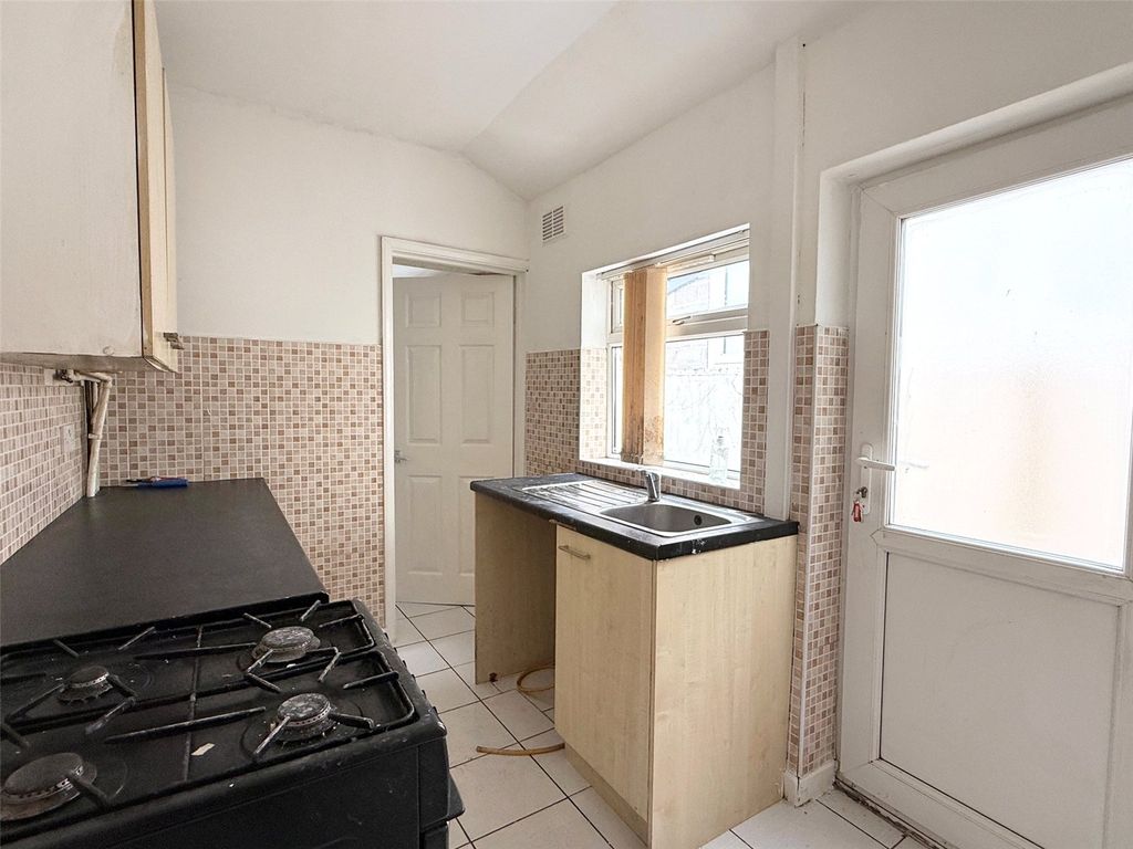 Property photo 3 of 11 Picture No. 06