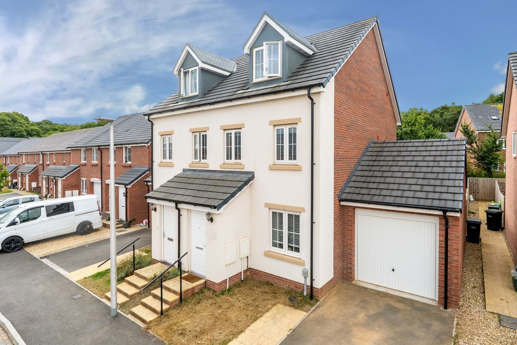 Property photo 1 of 19 1341626-1-68A59c452Fc33