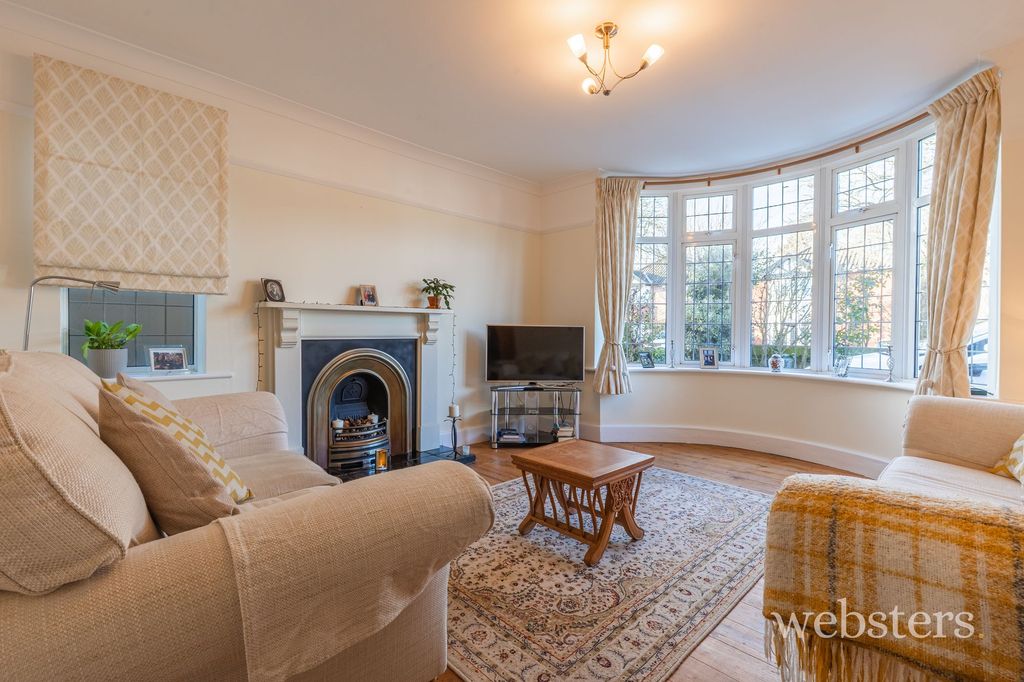 Property photo 3 of 33