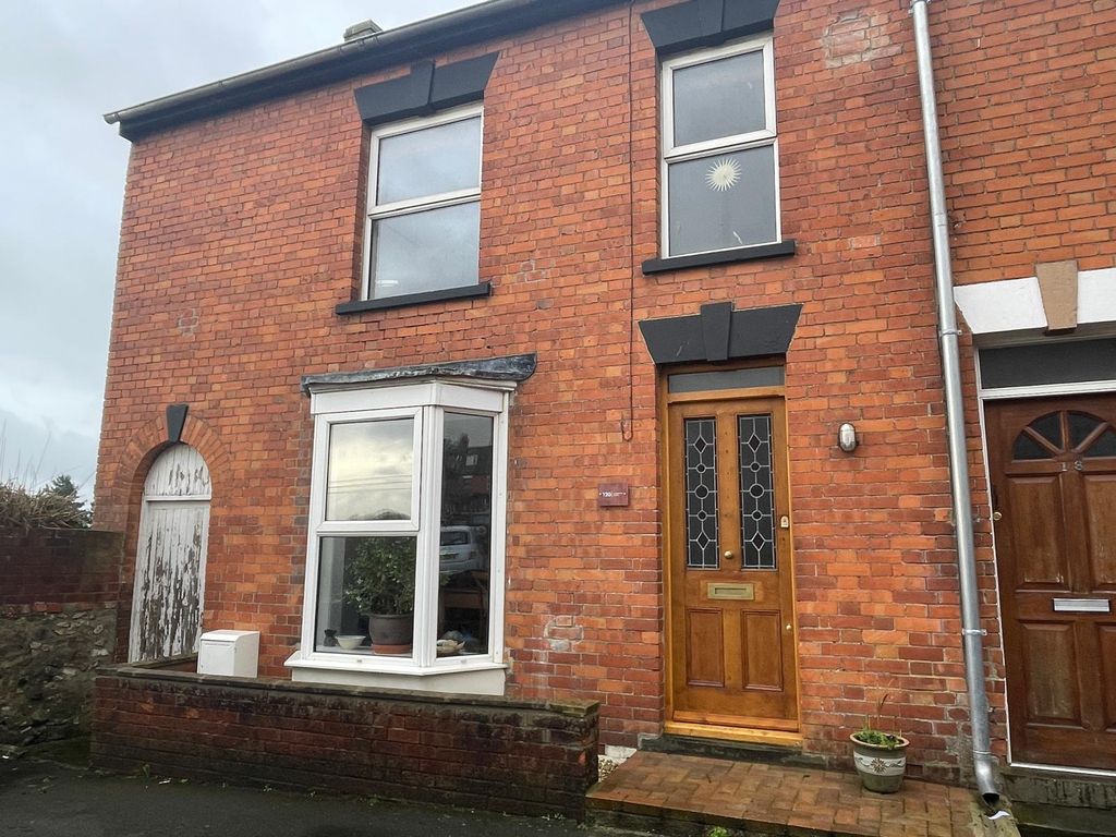 Property photo 1 of 17