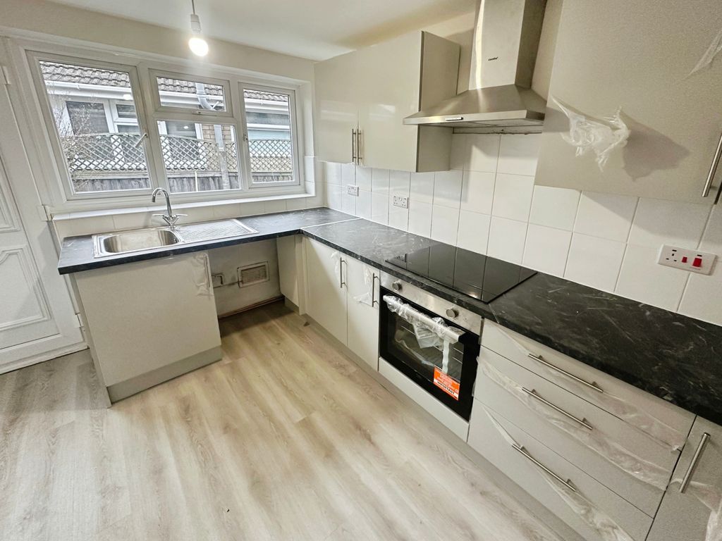 Property photo 2 of 16 Image