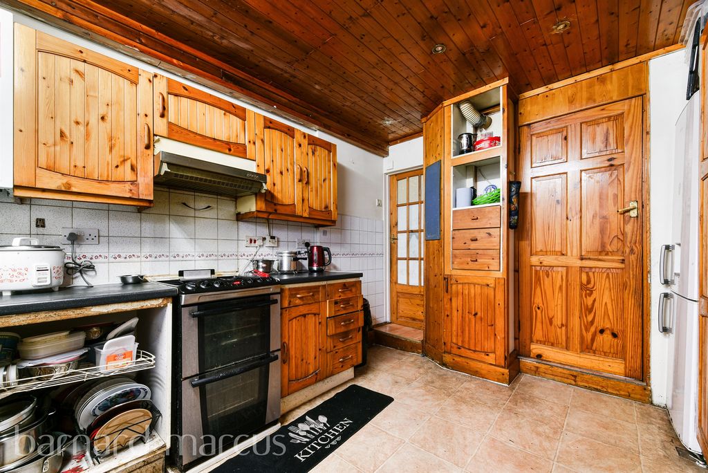 Property photo 2 of 9