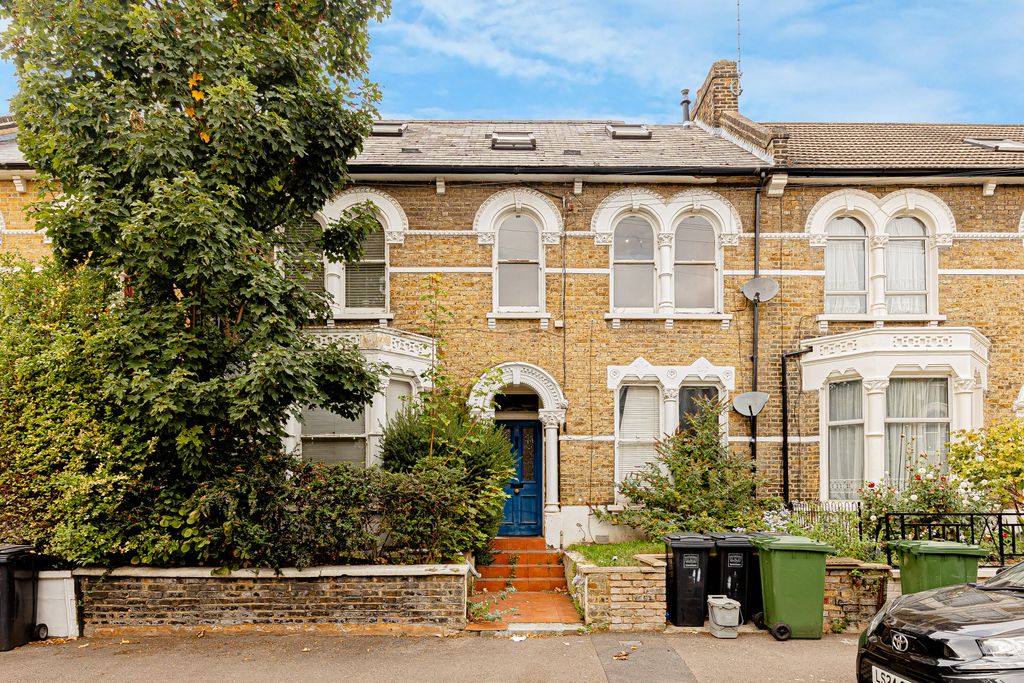 Property photo 1 of 18