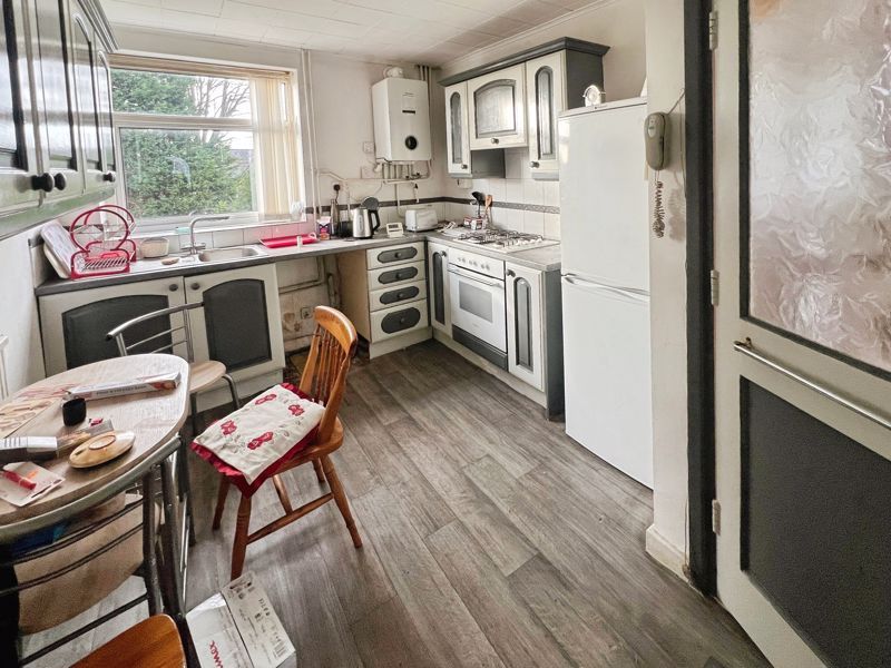 Property photo 3 of 13 Kitchen