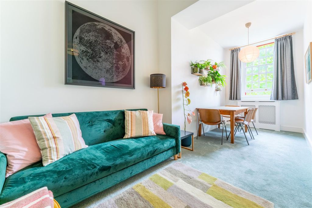 Property photo 2 of 11 17 Osterley Recp 2.Jpg