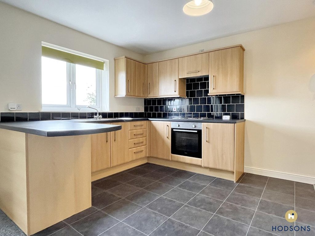 Property photo 2 of 7 Kitchen
