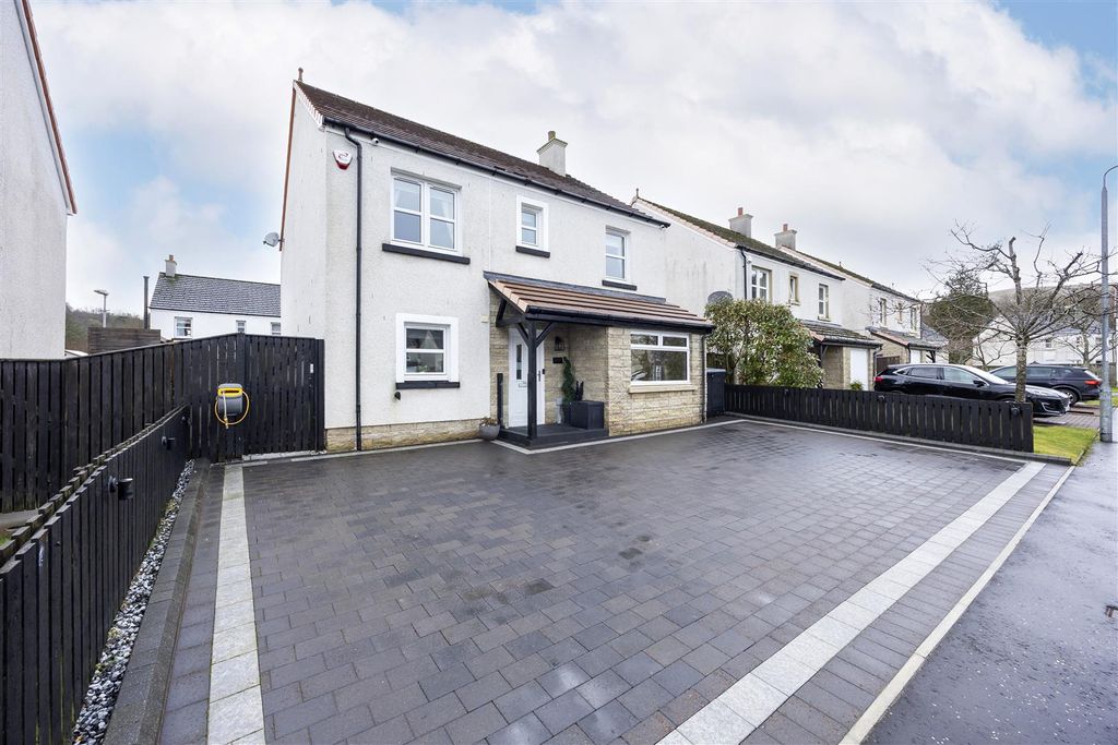 Property photo 1 of 37 19_Village_Green_Lennoxtown_001.Jpg