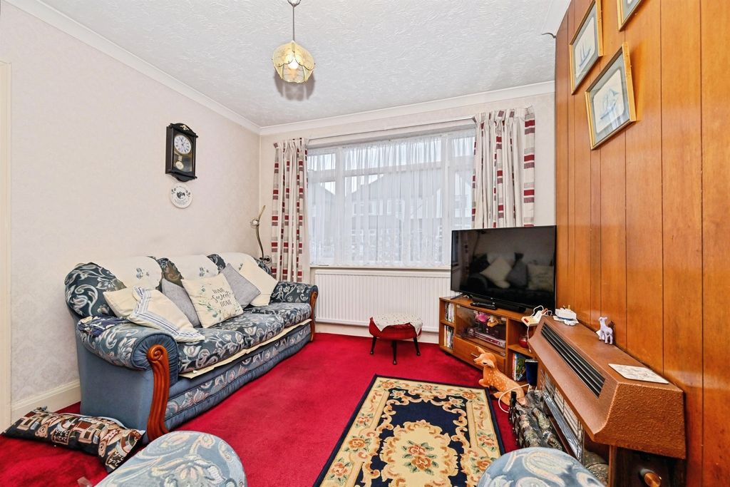 Property photo 3 of 14