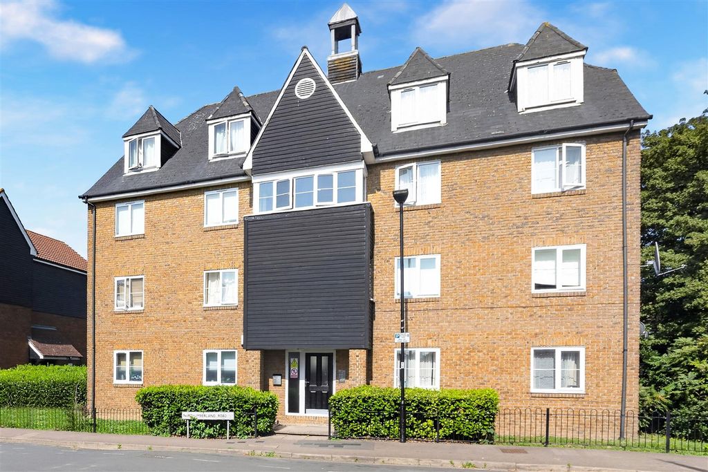 Property photo 1 of 12 San-37 Northumberland Rd E6-40.Jpg
