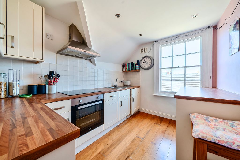 Property photo 3 of 20 Kitchen