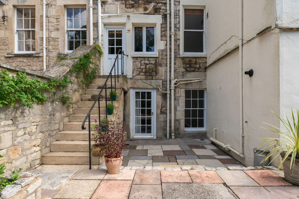 Additional image 5 of 3 bed flat for saleGreat Pulteney Street, Bath BA2