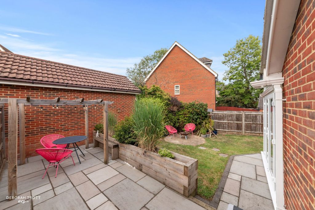 Property photo 2 of 35