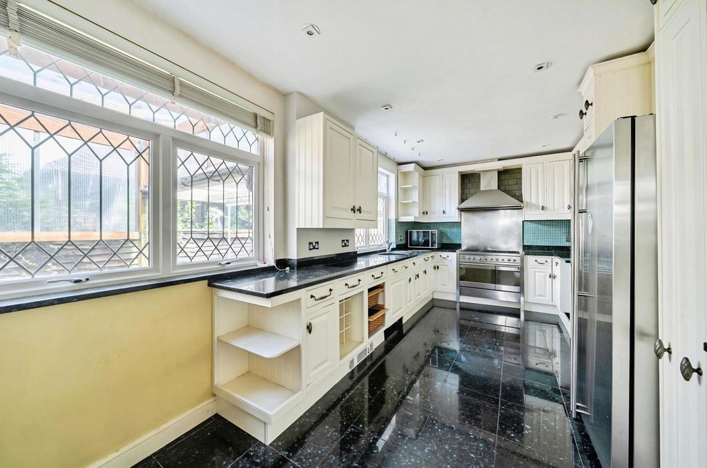 Property photo 3 of 21 Pbox-Img.Jpg