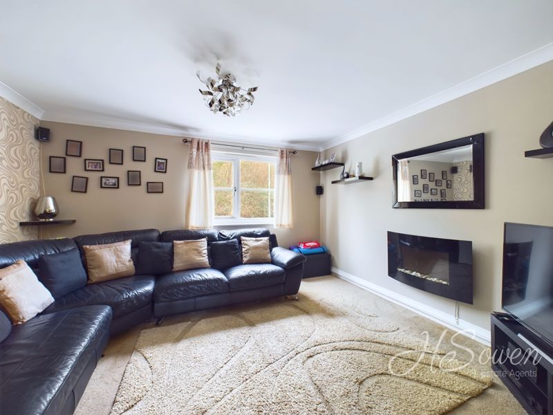 Property photo 3 of 13 Photo 6