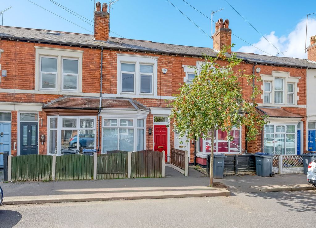 Property photo 1 of 17
