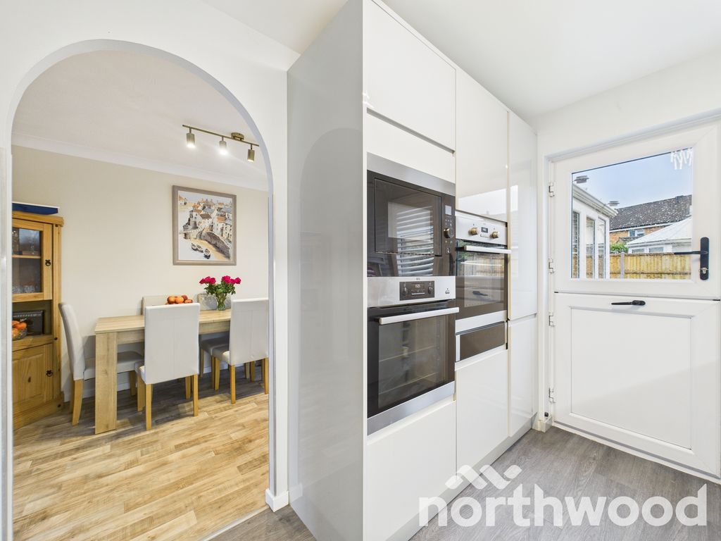 Property photo 3 of 21