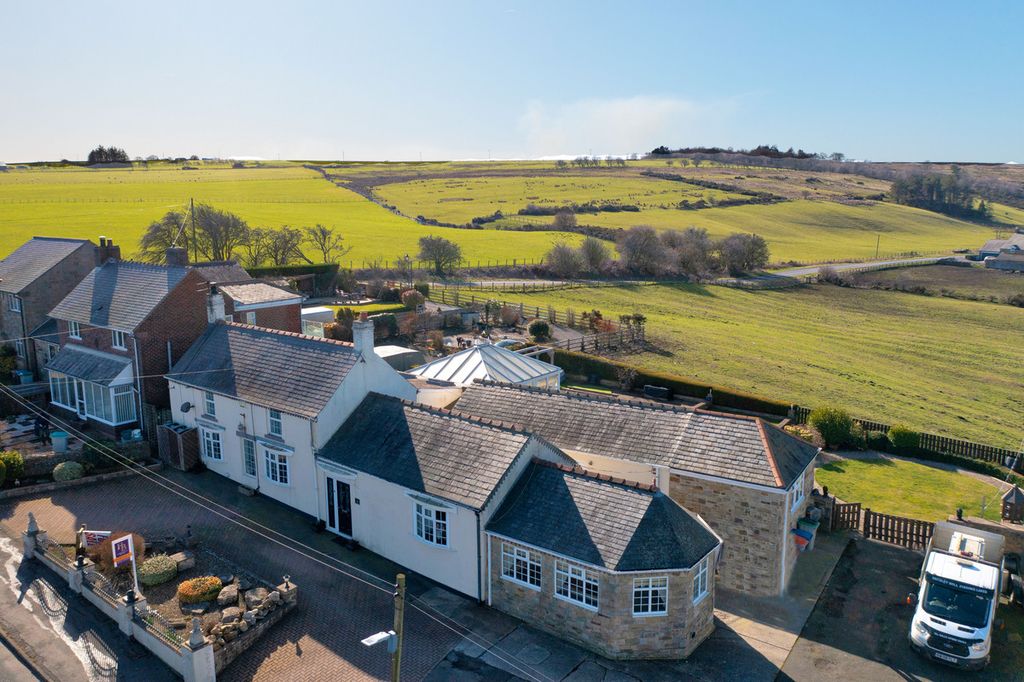 Property photo 3 of 22