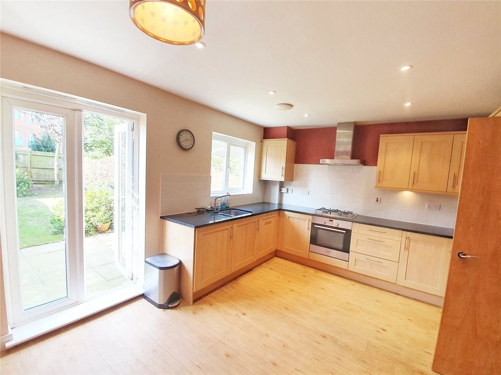 Property photo 2 of 16 Picture No. 03