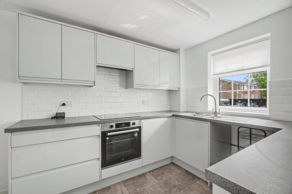 Property photo 3 of 15 5140265