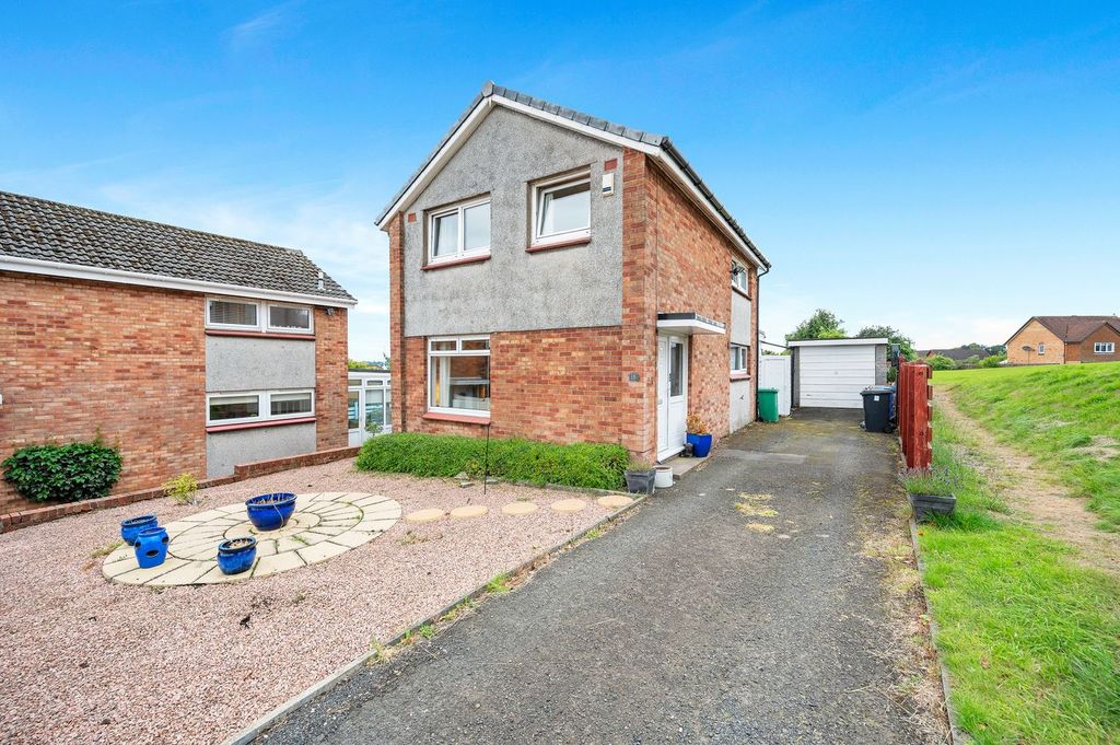 Property photo 1 of 28