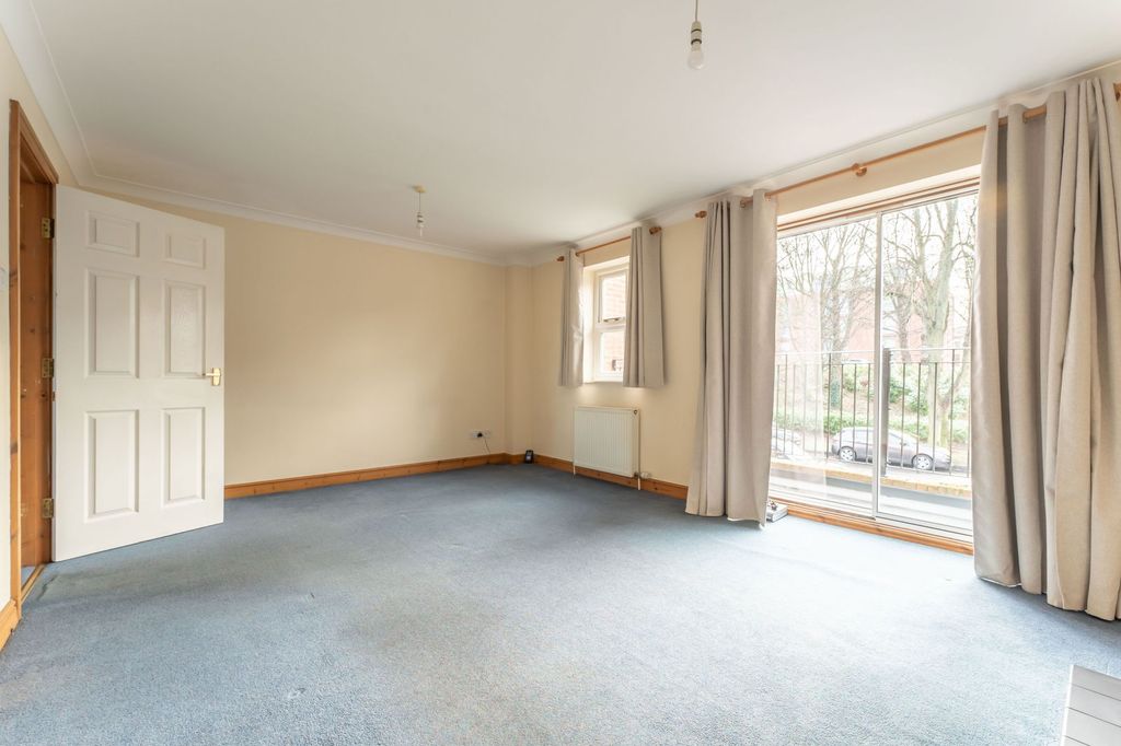 Property photo 3 of 14