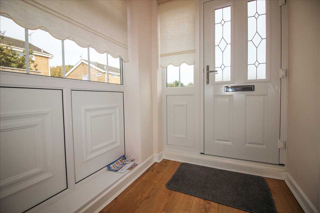 Property photo 2 of 10 Porch