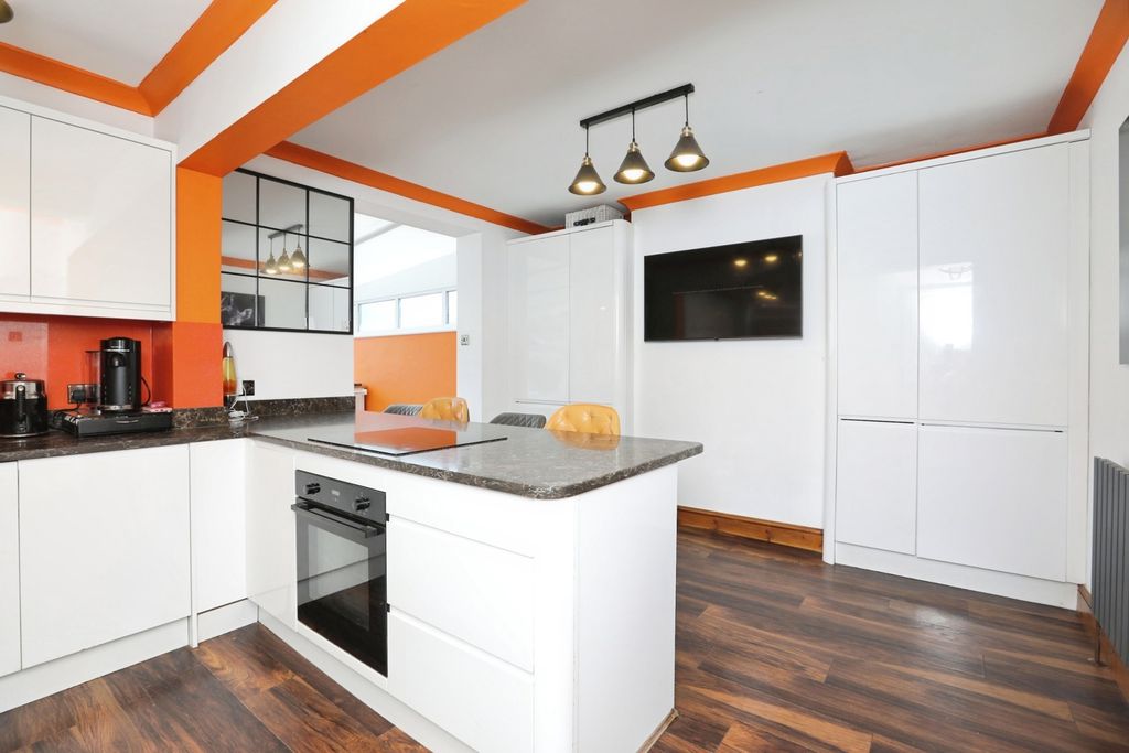 Property photo 3 of 15 Pbox-Img.Jpg