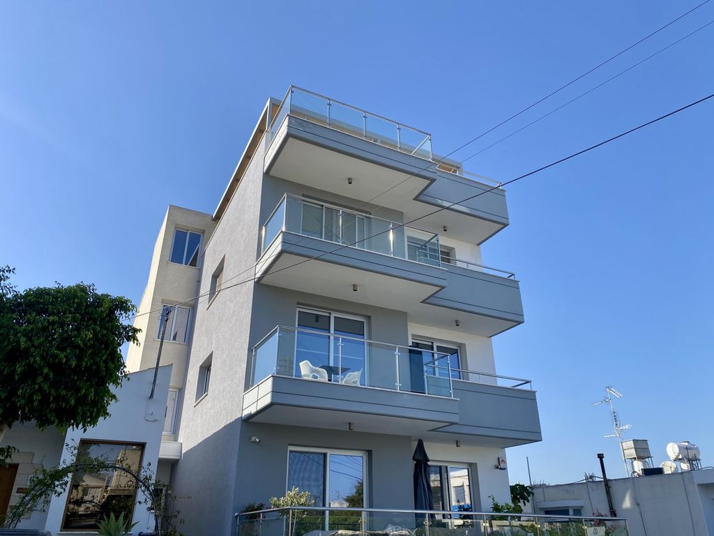 Property photo 1 of 21