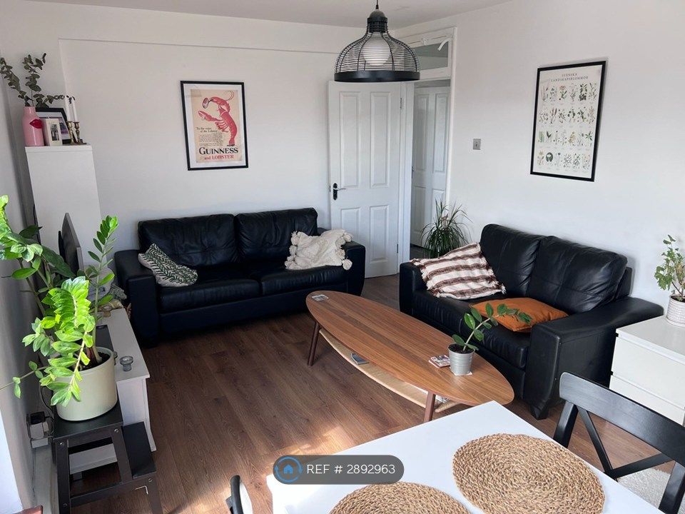 Property photo 2 of 10 Living Room
