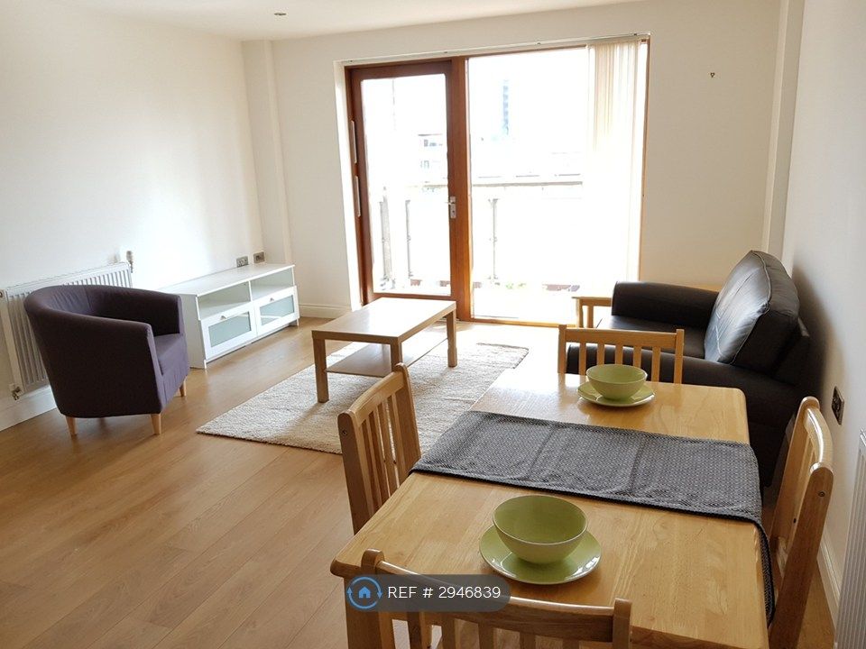 Property photo 1 of 10 Living Room