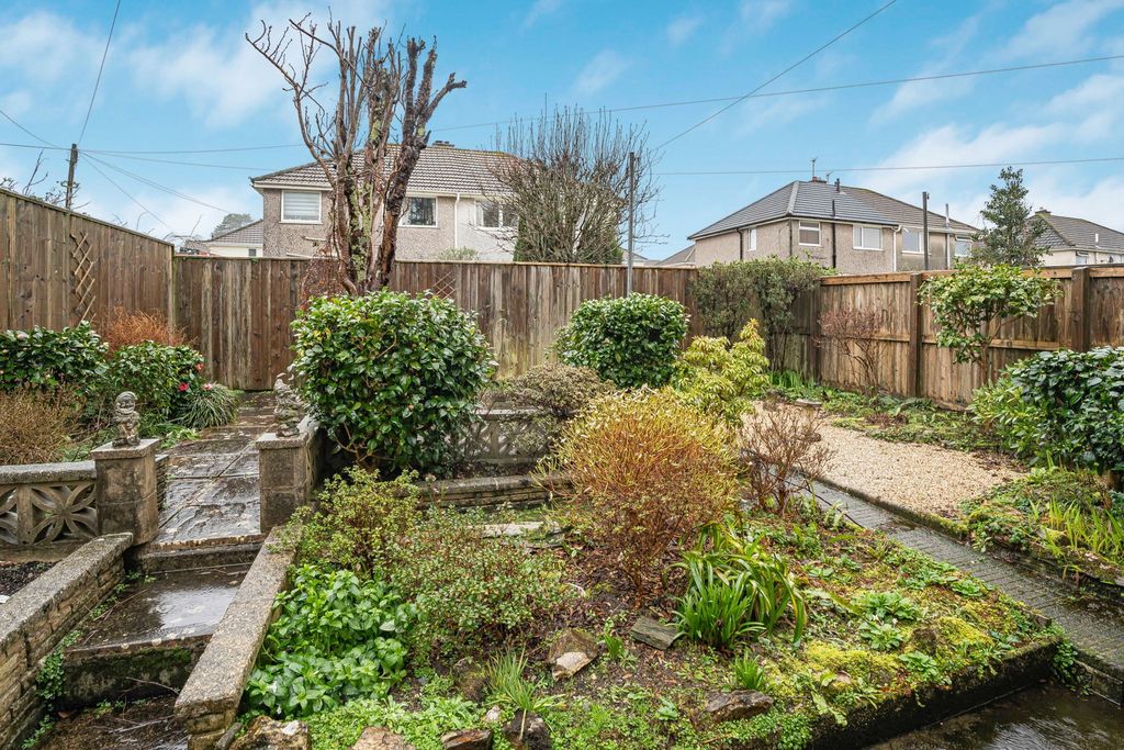 Property photo 2 of 15