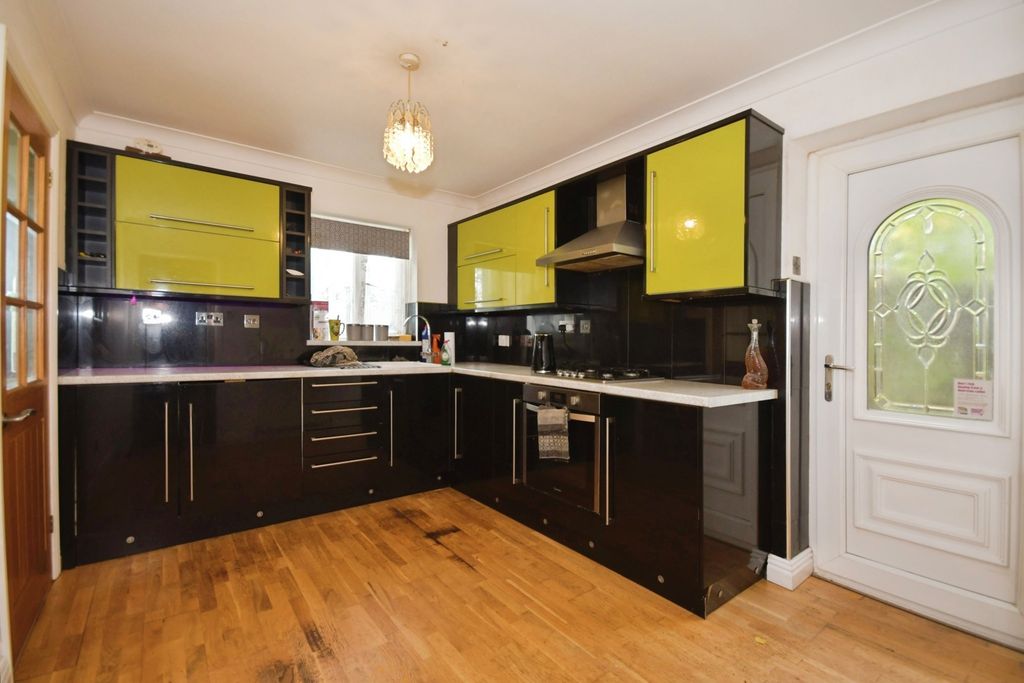 Property photo 2 of 16 Pbox-Img.Jpg