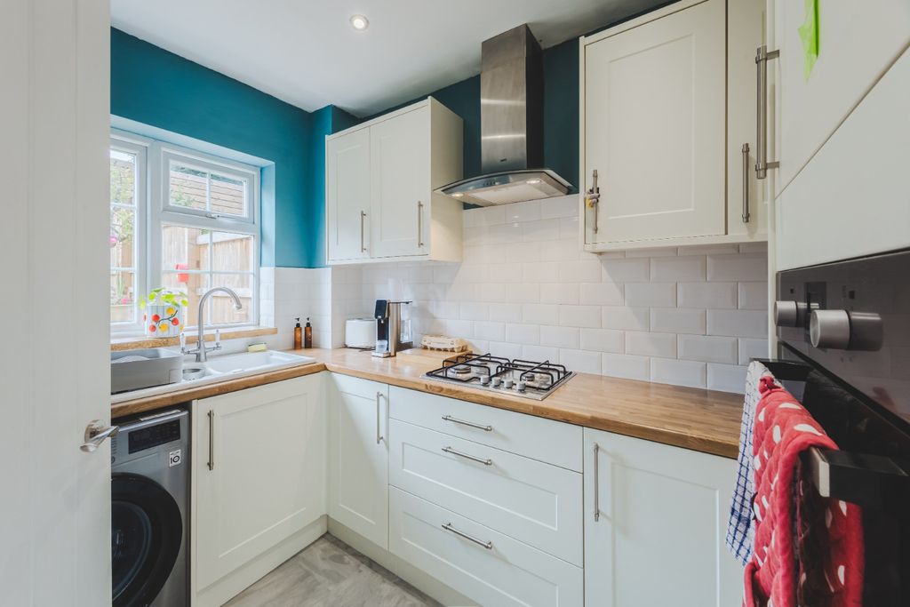 Property photo 3 of 24 5517394